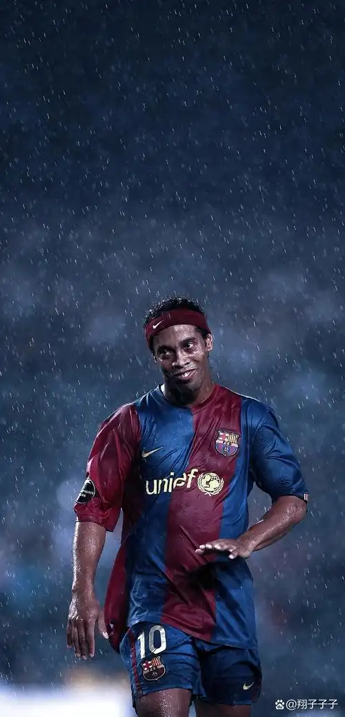 她在多次比 她在多次比