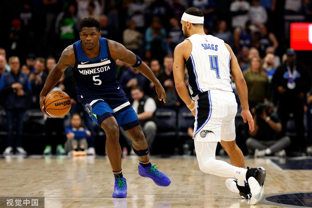 这使得他在 这使得他在